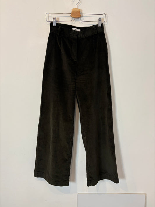 IPA BRAND. Pantalón pana pata ancha