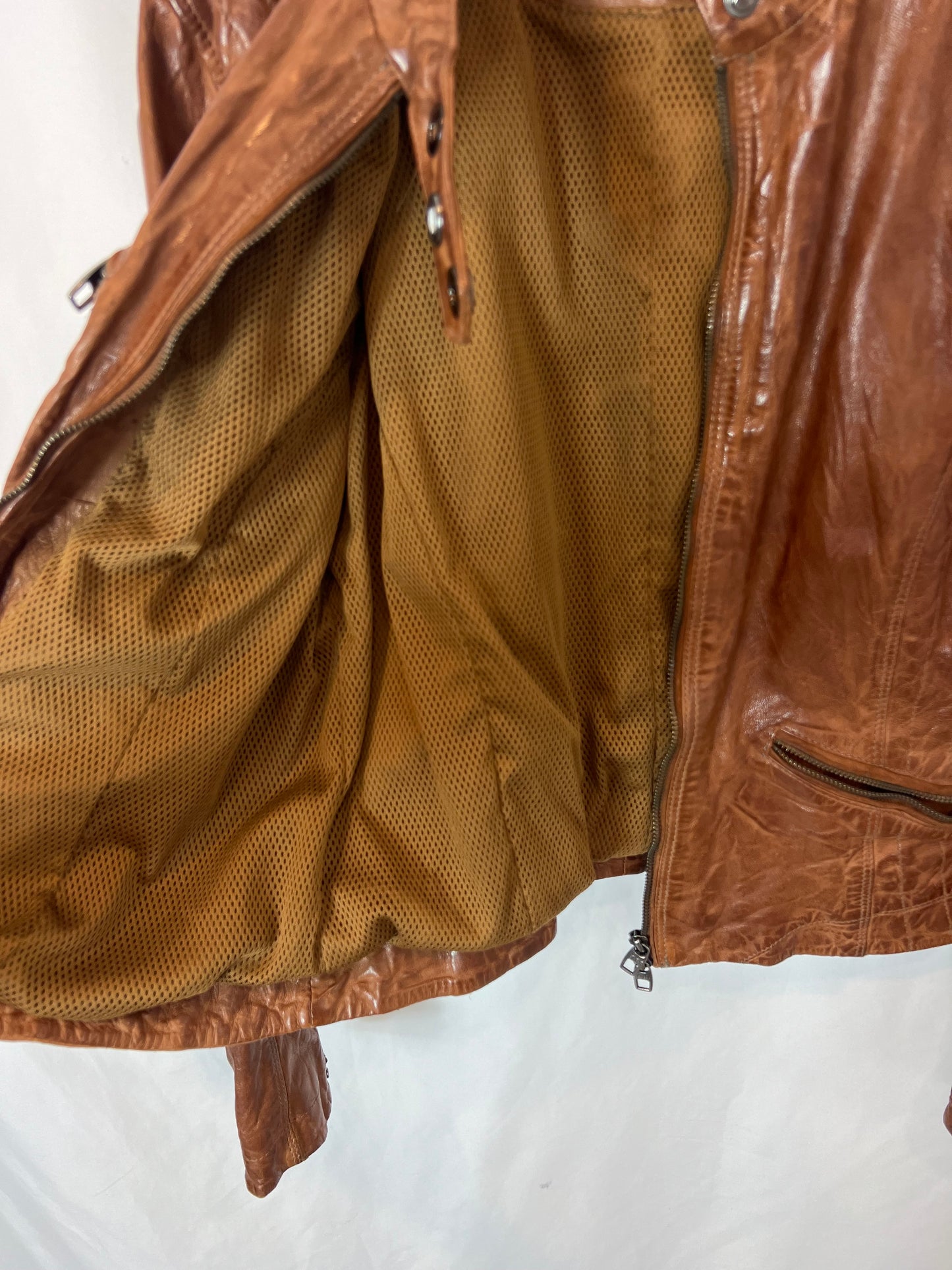 LUJANS. Chaqueta piel marrón. T 46 (S)