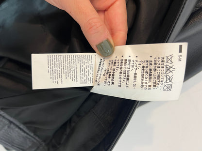 DOLCE & GABBANA. Chaqueta piel negra.. T 42 (38)