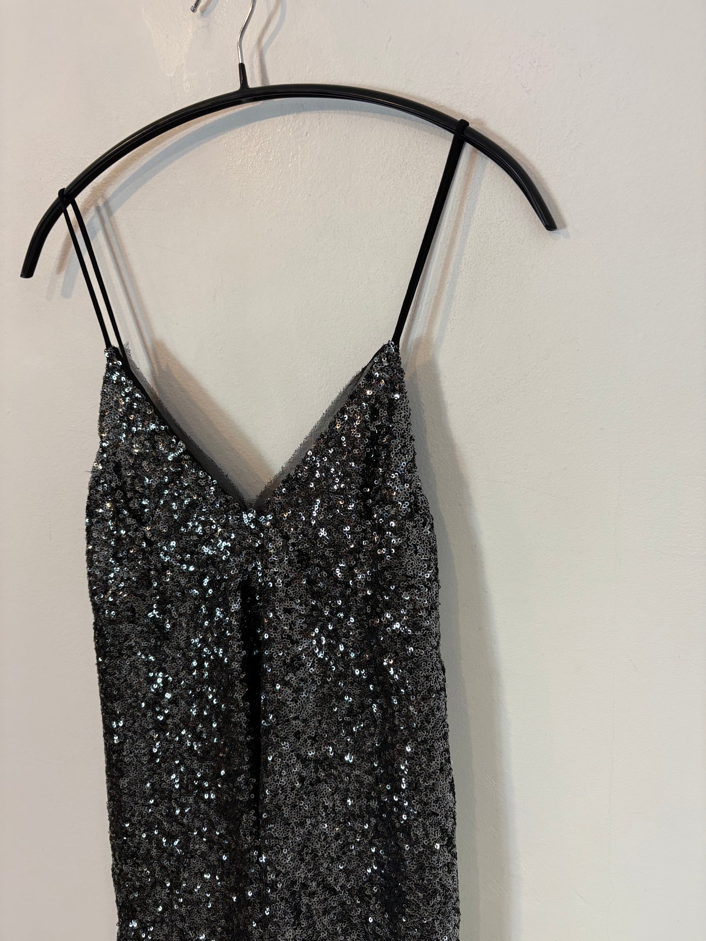 ZARA. Vestido corto lentejuelas