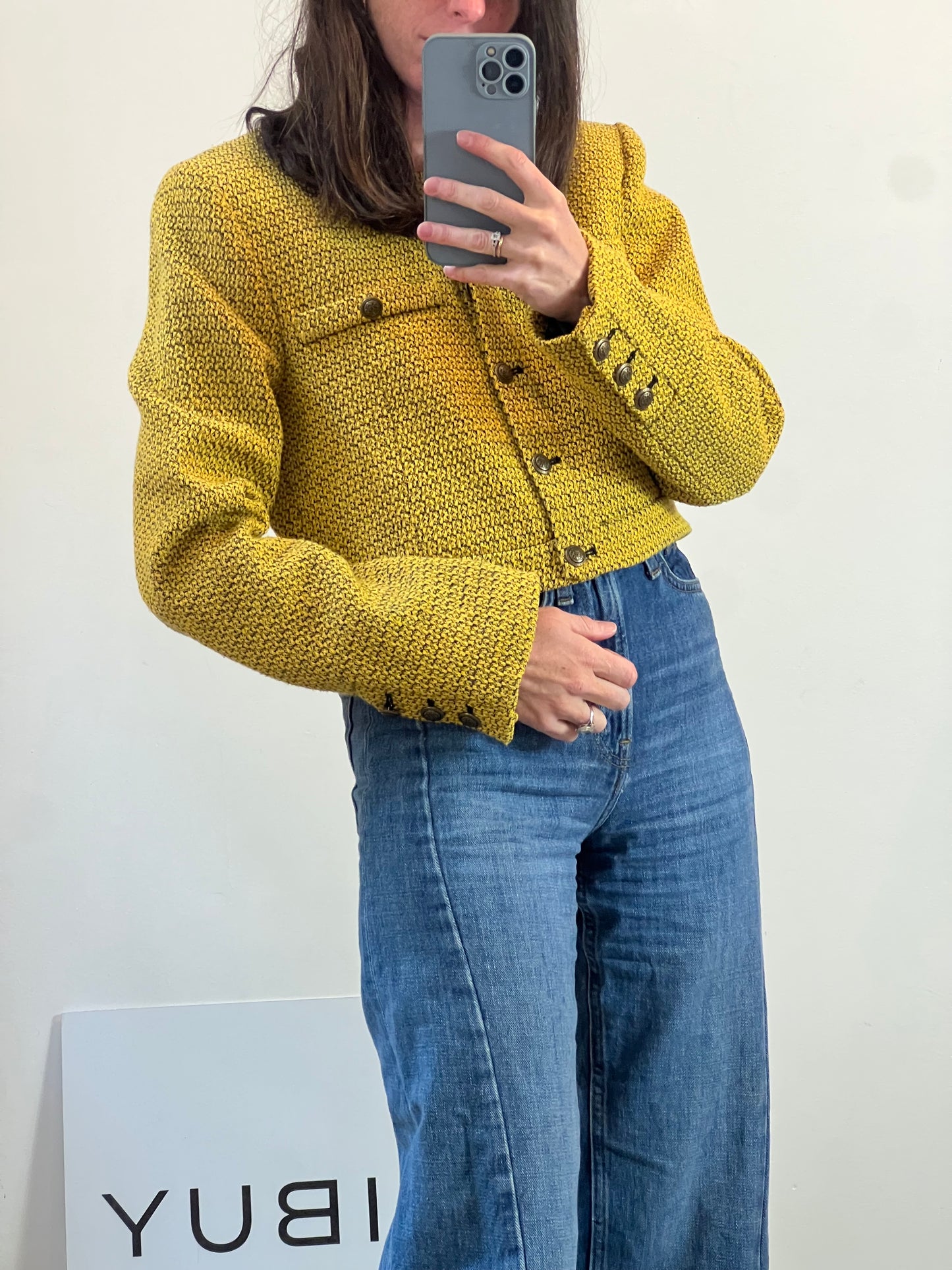 ZARA. Chaqueta amarilla tweed