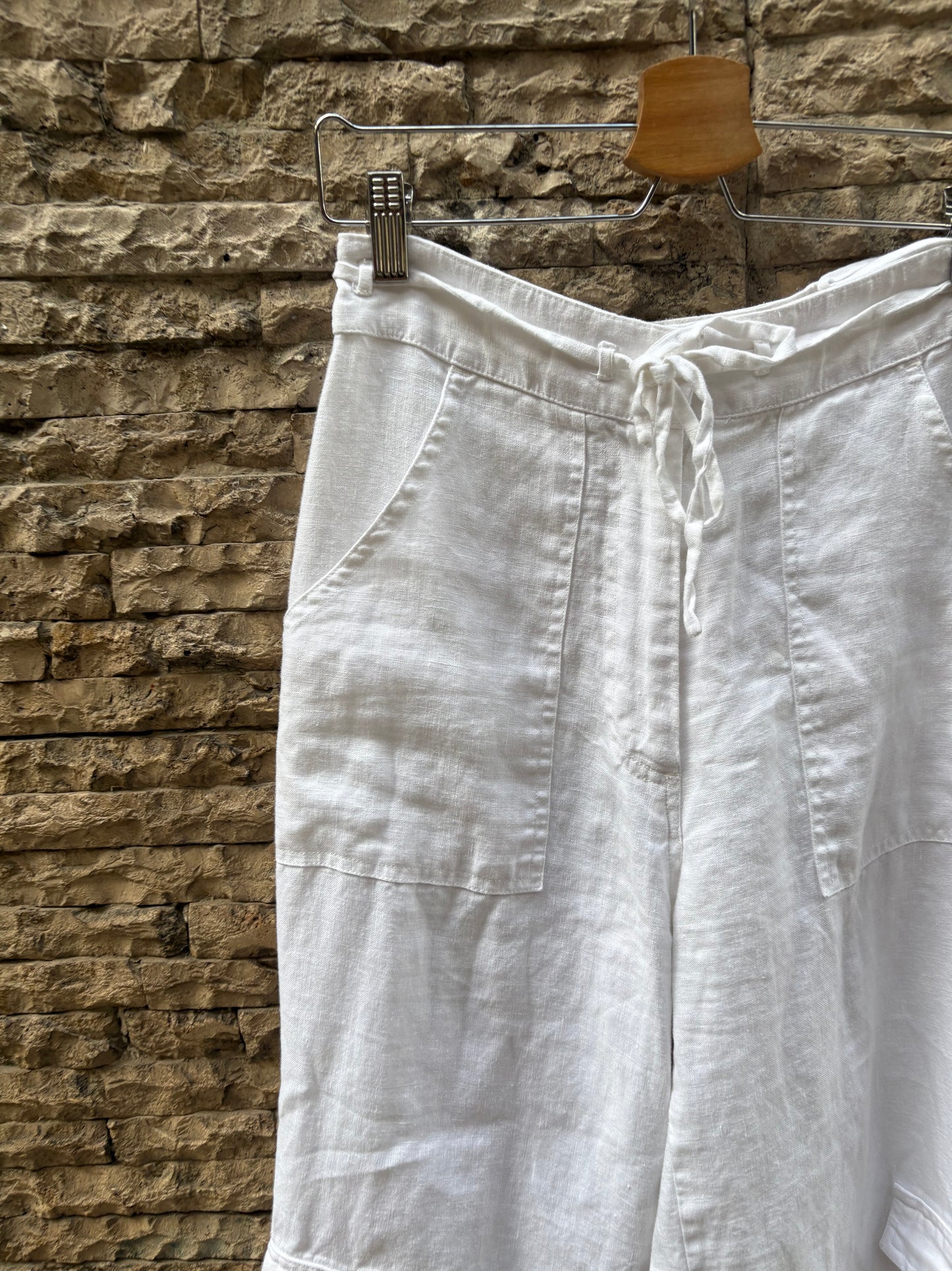 FAITHFULL THE BRAND. Pantalón blanco lino