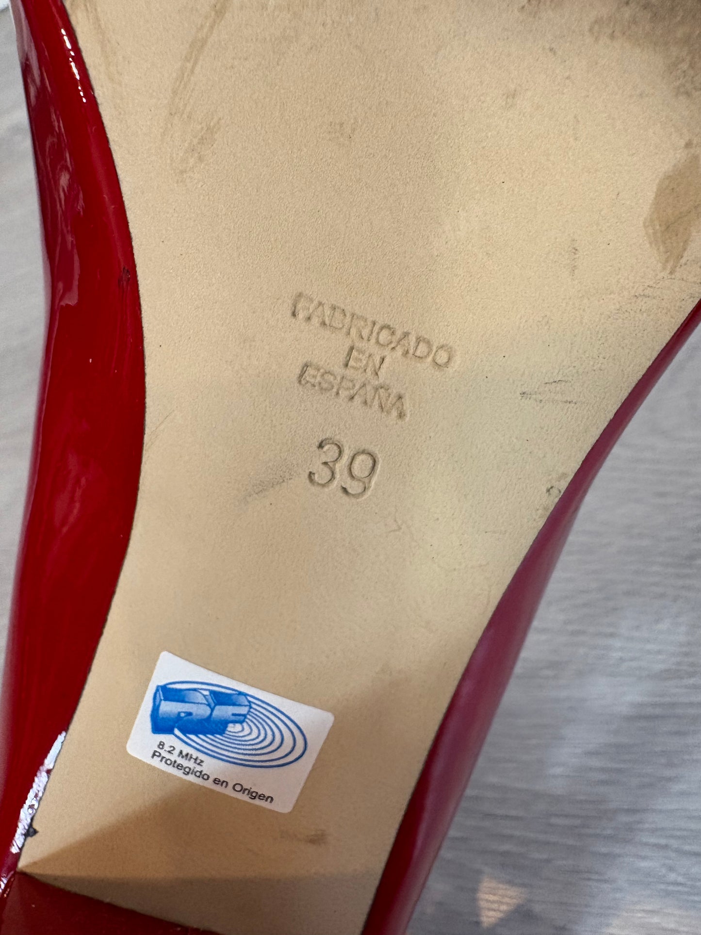 ZARA. Black stretch knit top. TL