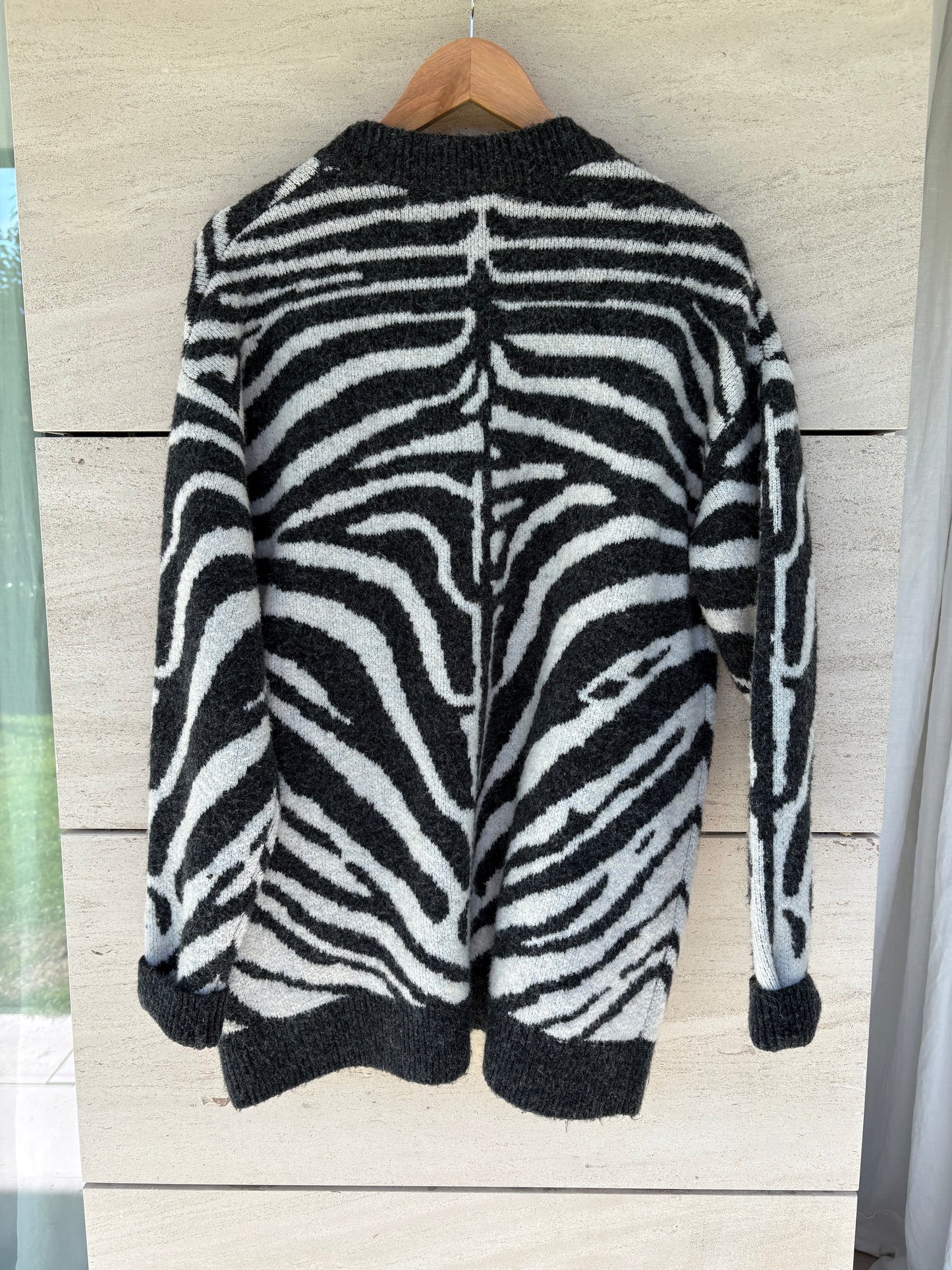 ZARA. Coral beaded jacket. TS