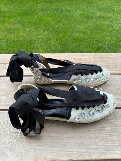 LOEWE. Alpargata detalle pedrería. T 39