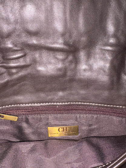CAROLINA HERRERA. Bolso clutch marrón piel