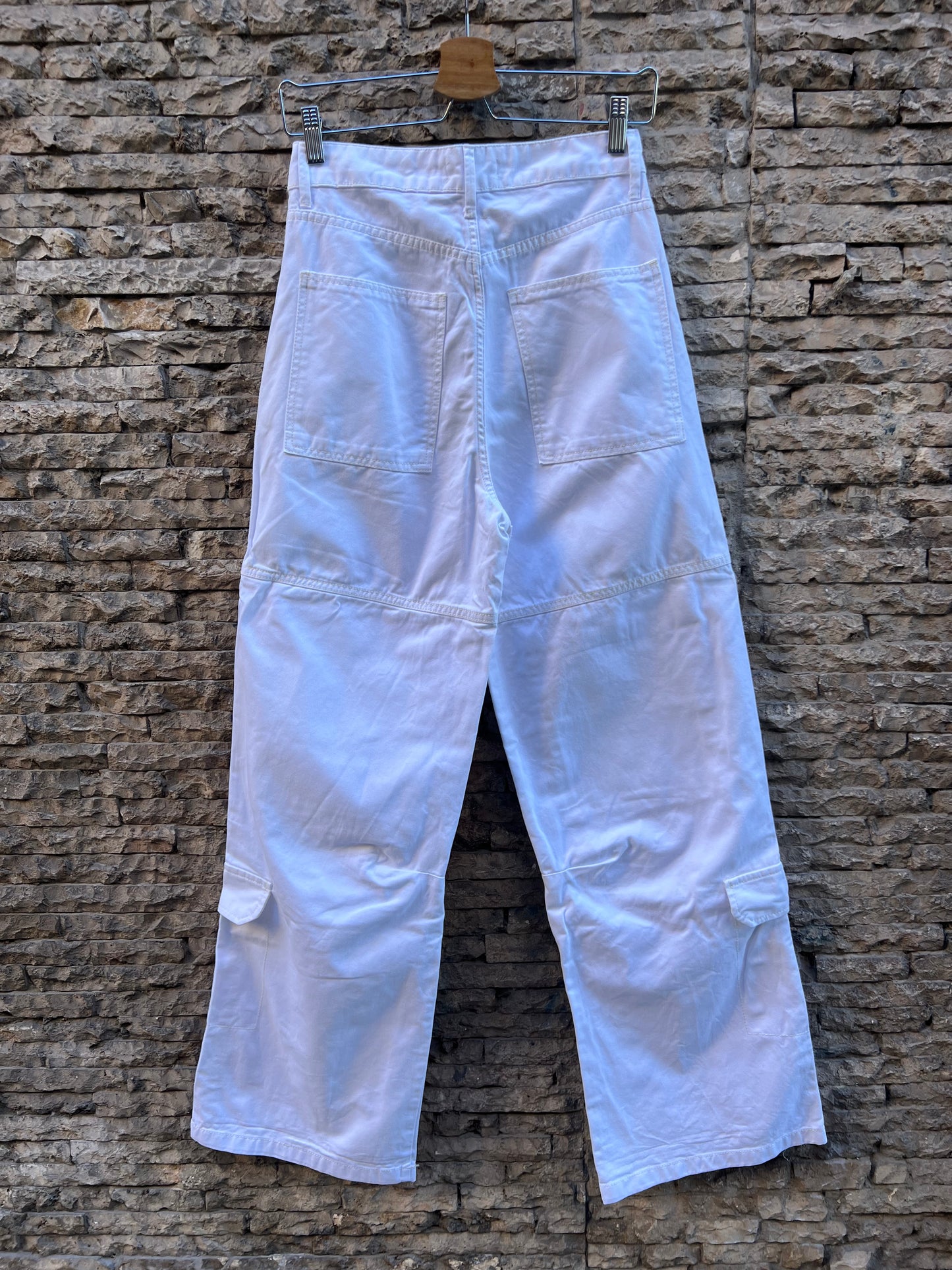 ZARA. Denim blanco pata ancha bolsillos. T 34
