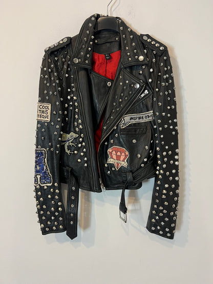 ZARA. Cazadora piel con tachuelas y bordados T.s
