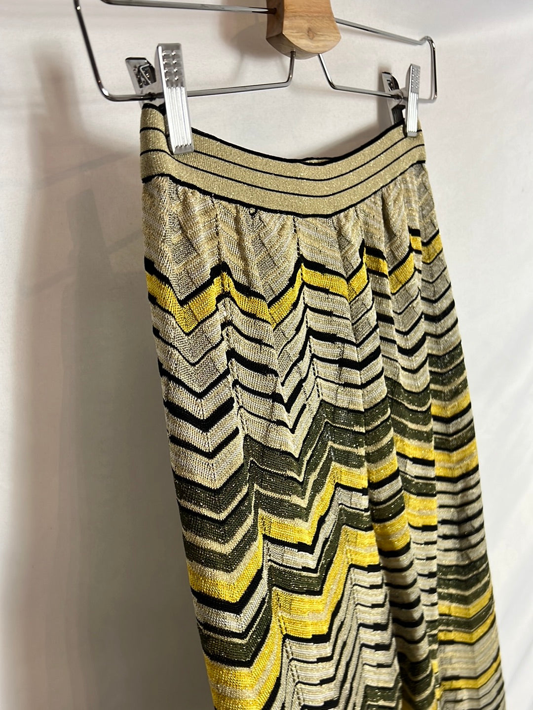 MISSONI. Pantalón hilos dorados zig zag. T 36