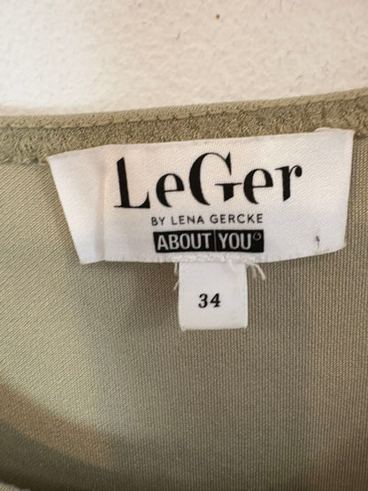 LEGER. Top verde claro textura