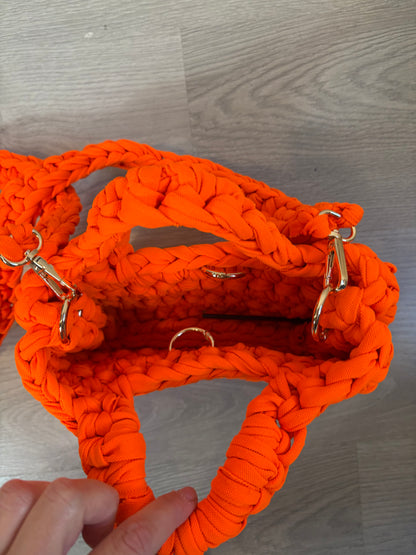 OTRAS. Bolso naranja handmade