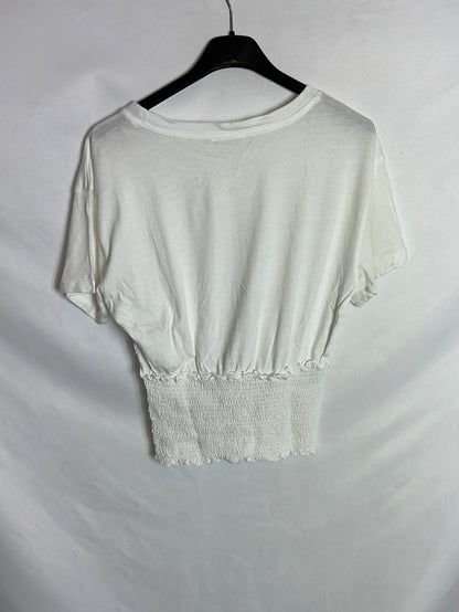 STRADIVARIUS. White gathered T-shirt. TS