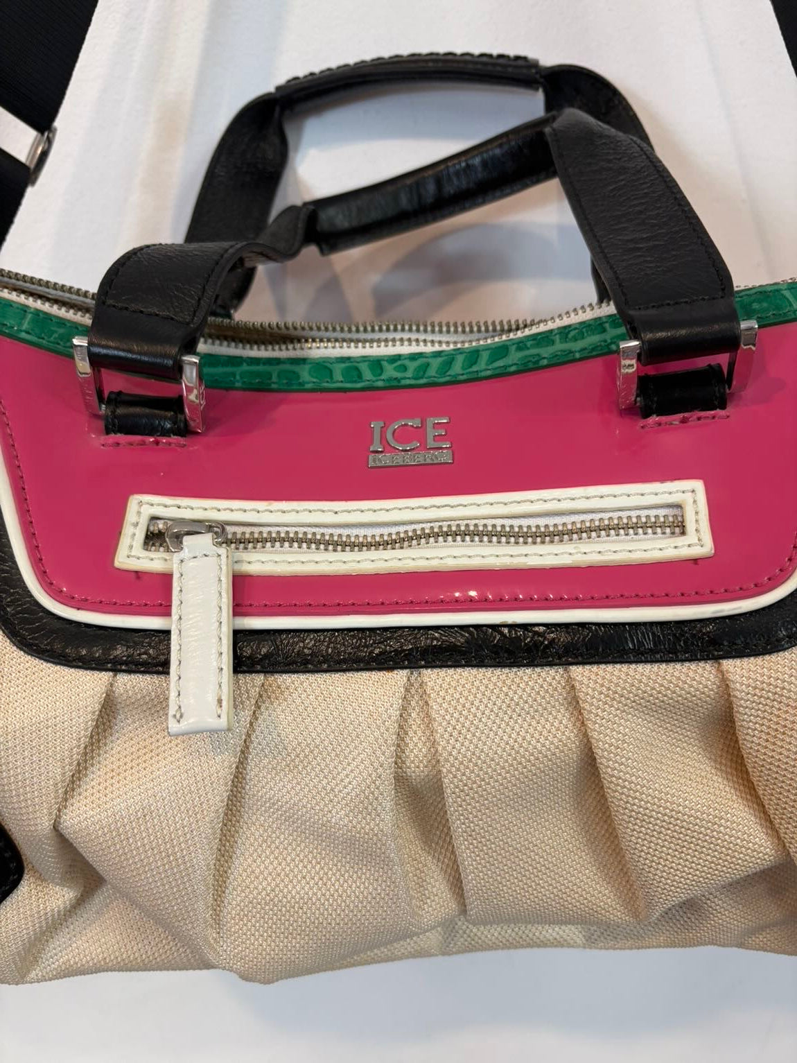 ICEBERG. Bolso doble asa texturas