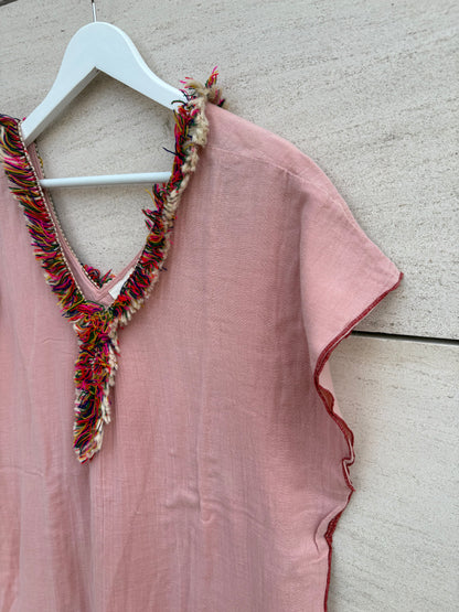 BALAKATA. Kaftán rosa flecos colores. T S/M