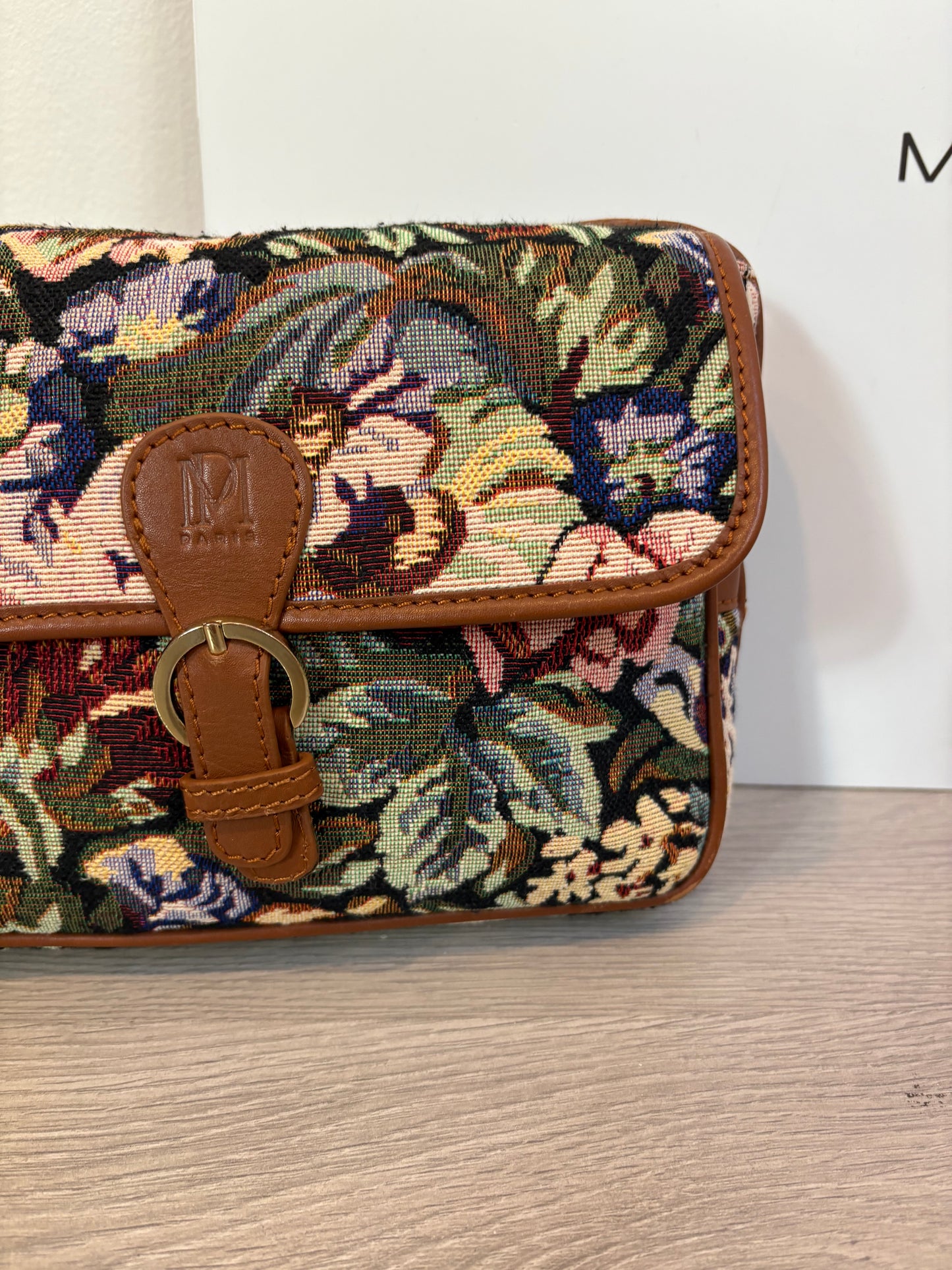 PETITE MENDIGOTE. Bolso estampado con piel asa larga