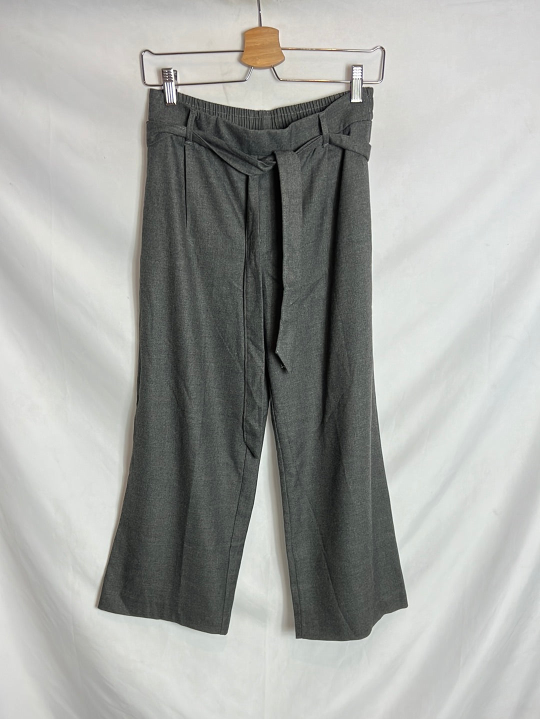 OTRAS. Pantalón gris oscuro culotte textura. T M