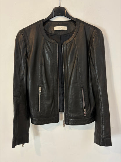 UTERQÜE. Chaqueta negra piel