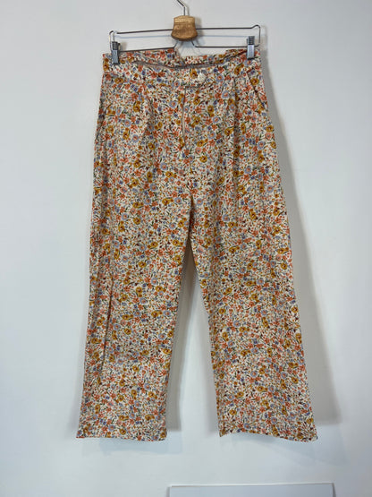 OTHERS. Flowy floral trousers size 40