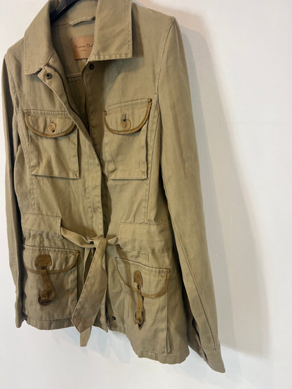 MASSIMO DUTTI. Chaqueta beige oscuro bolsillos. T 38