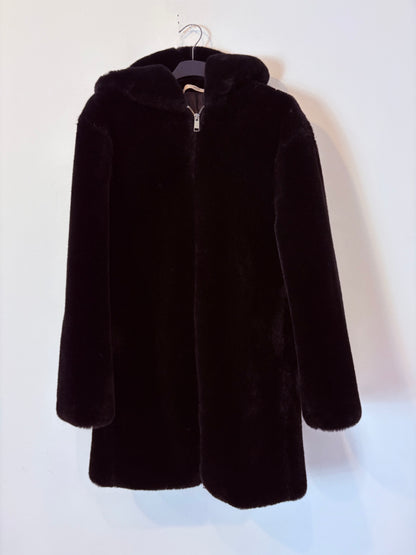 MANGO. Abrigo negro textura capucha