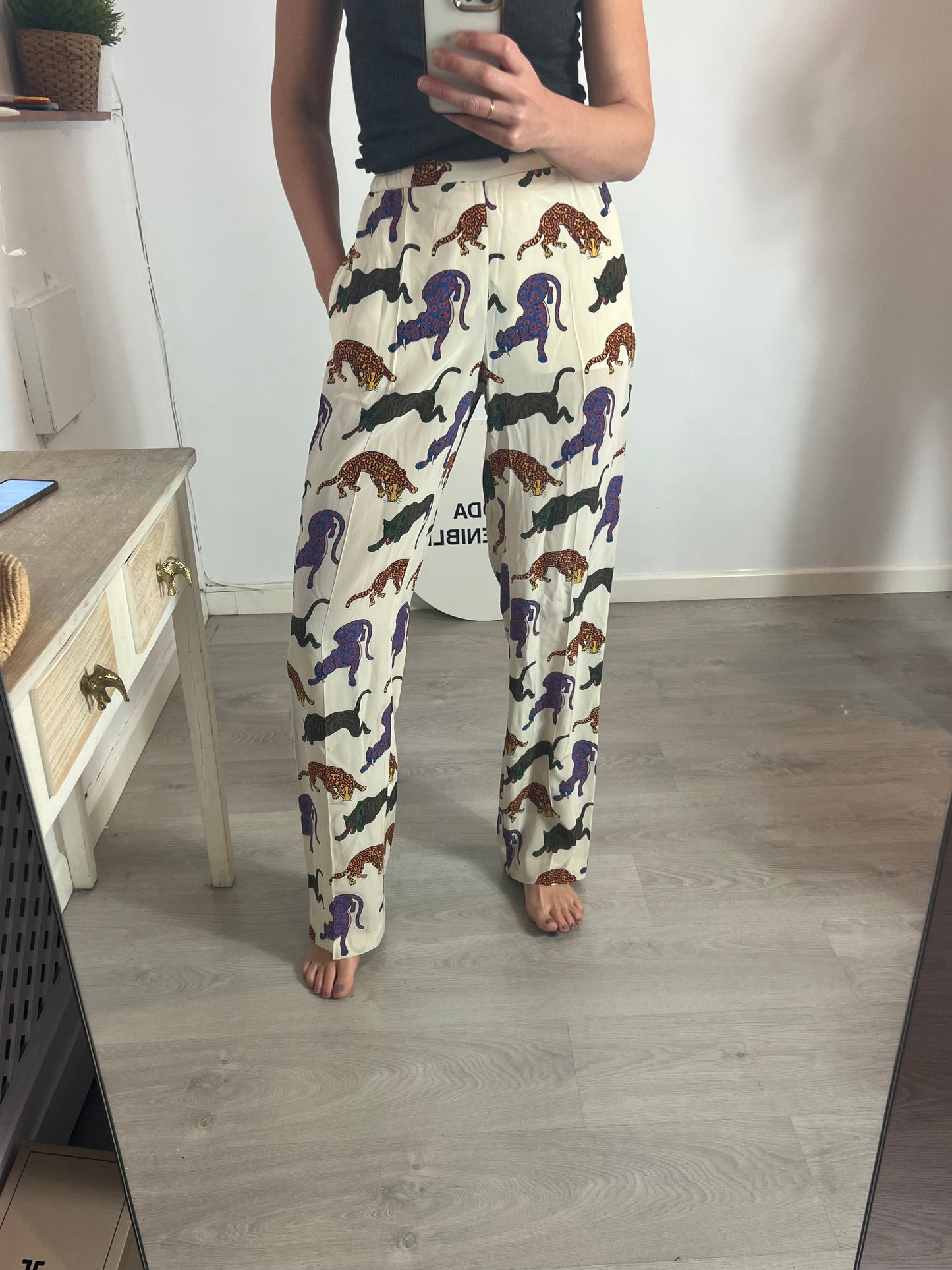 STELLA McCARTNEY. Silk-print trousers. Size 40
