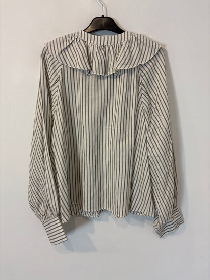 SILBON. Blusa rayas volantes