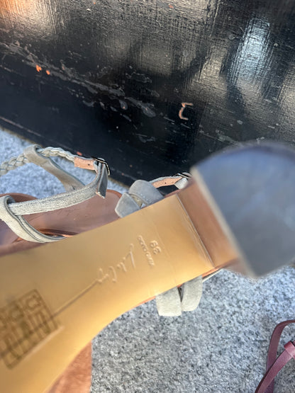 LOLA CRUZ. Sandalia piel bicolor T.39