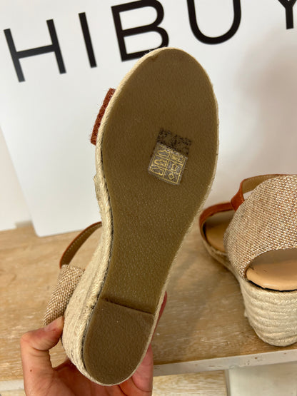 They are very Castilian. Cuba esparto cauldron. T 39