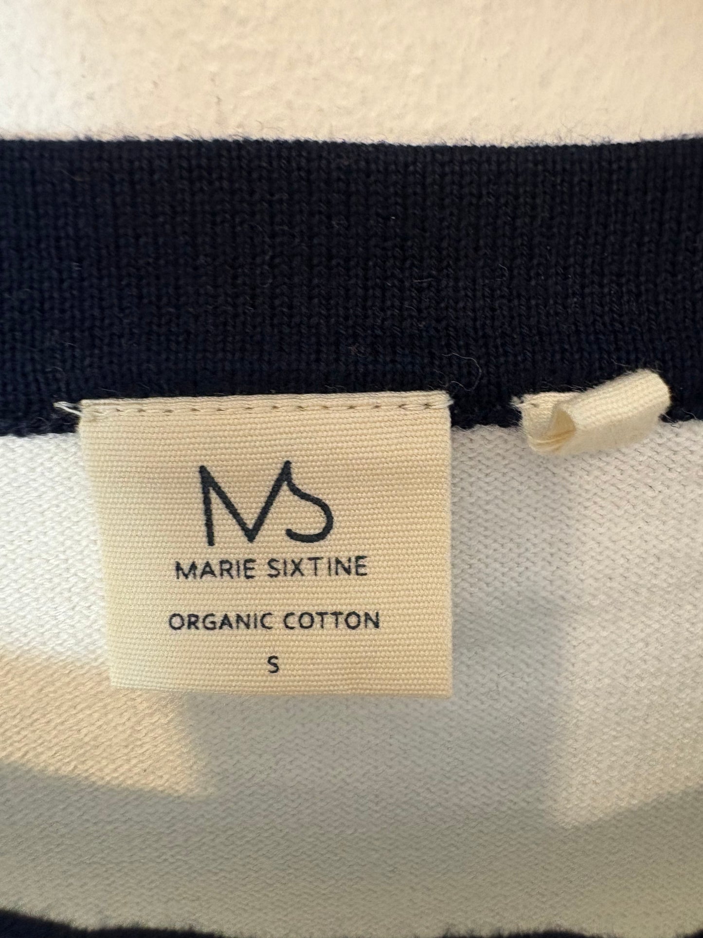MARIE SIXTINE. Jersey bicolor botones dorados