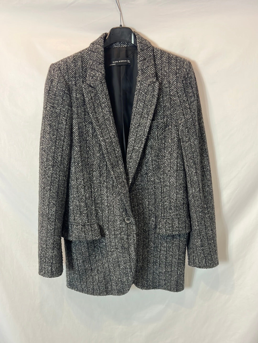 ZARA. Grey herringbone Ts blazer