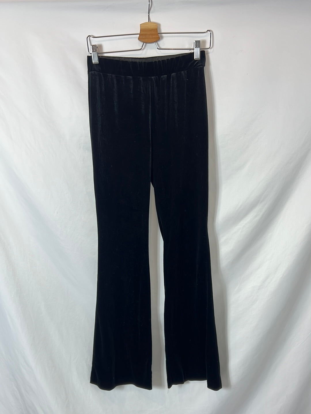 ZARA. Pantalón campana terciopelo. T S