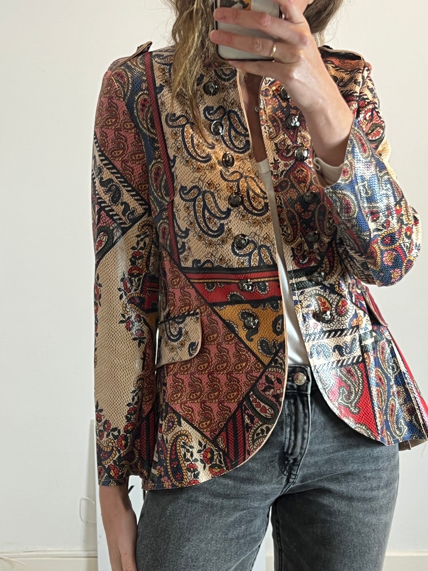 VAMIIA. Chaqueta estampada T.l