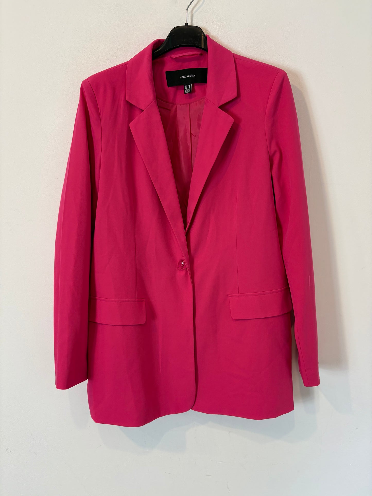 VERO MODA. Fuchsia suit jacket. Size 36
