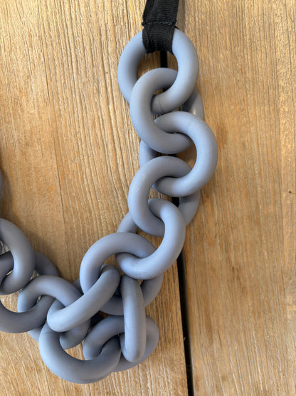 OTRAS. Collar ajustable eslabones textura