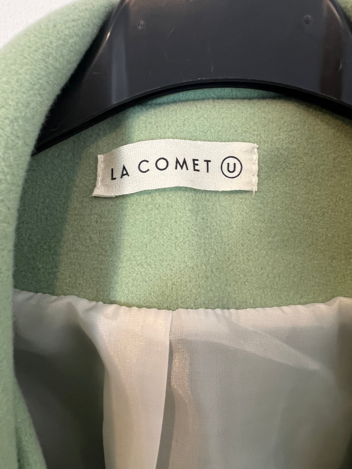 LA COMET. Mint green sleeveless coat. TL