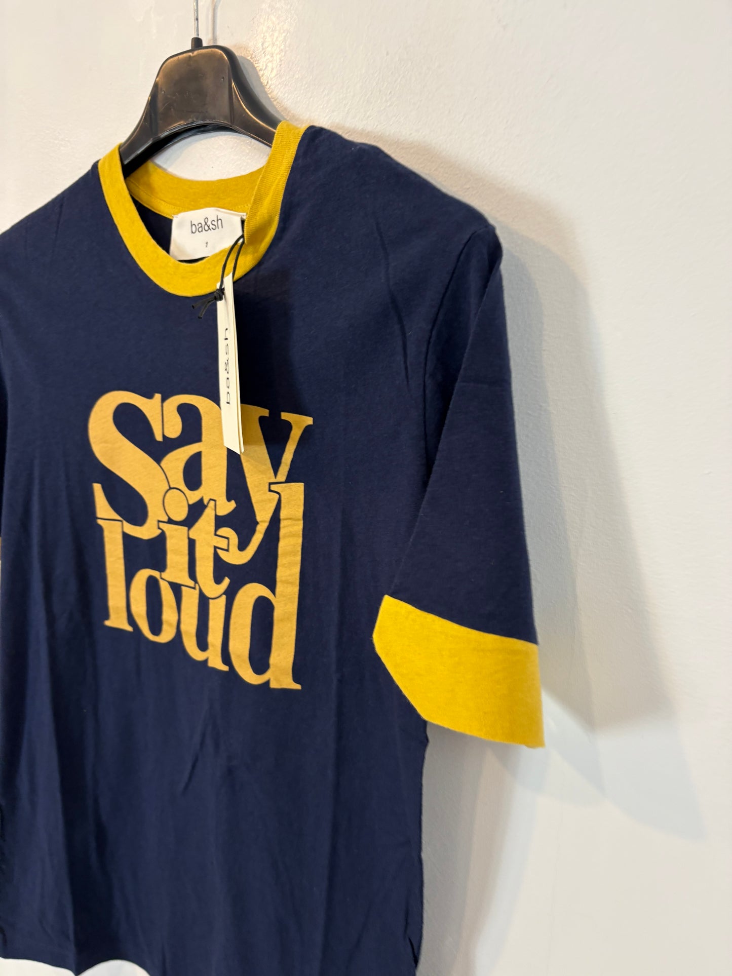 BA&SH. Camiseta azul slogan