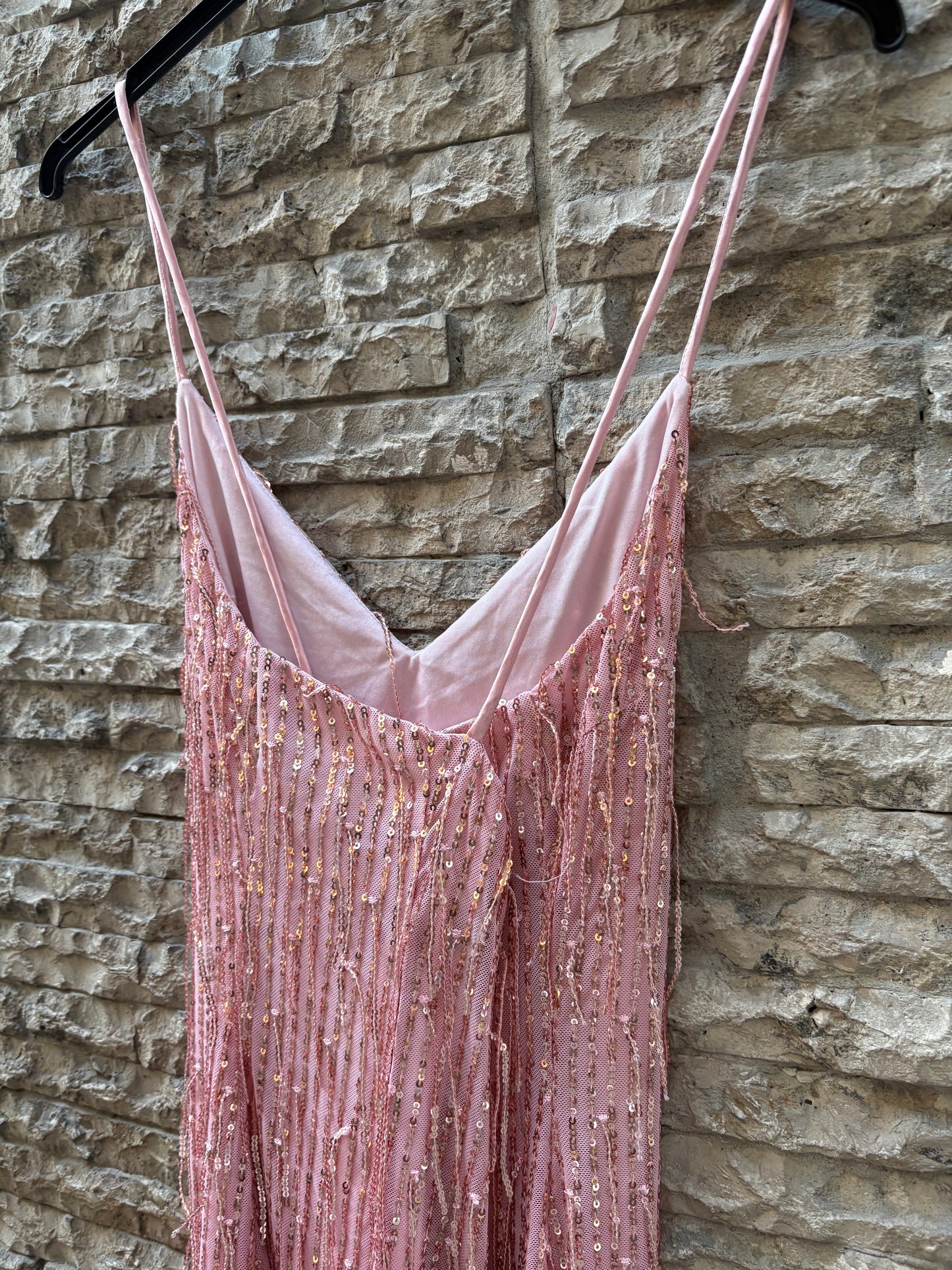 ZARA. Vestido midi rosa mini lentejuelas. T S