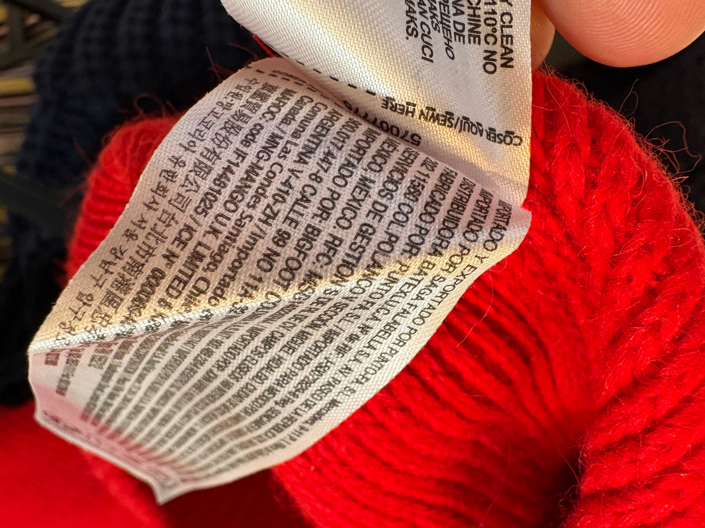 MANGO. Jersey rojo perkins