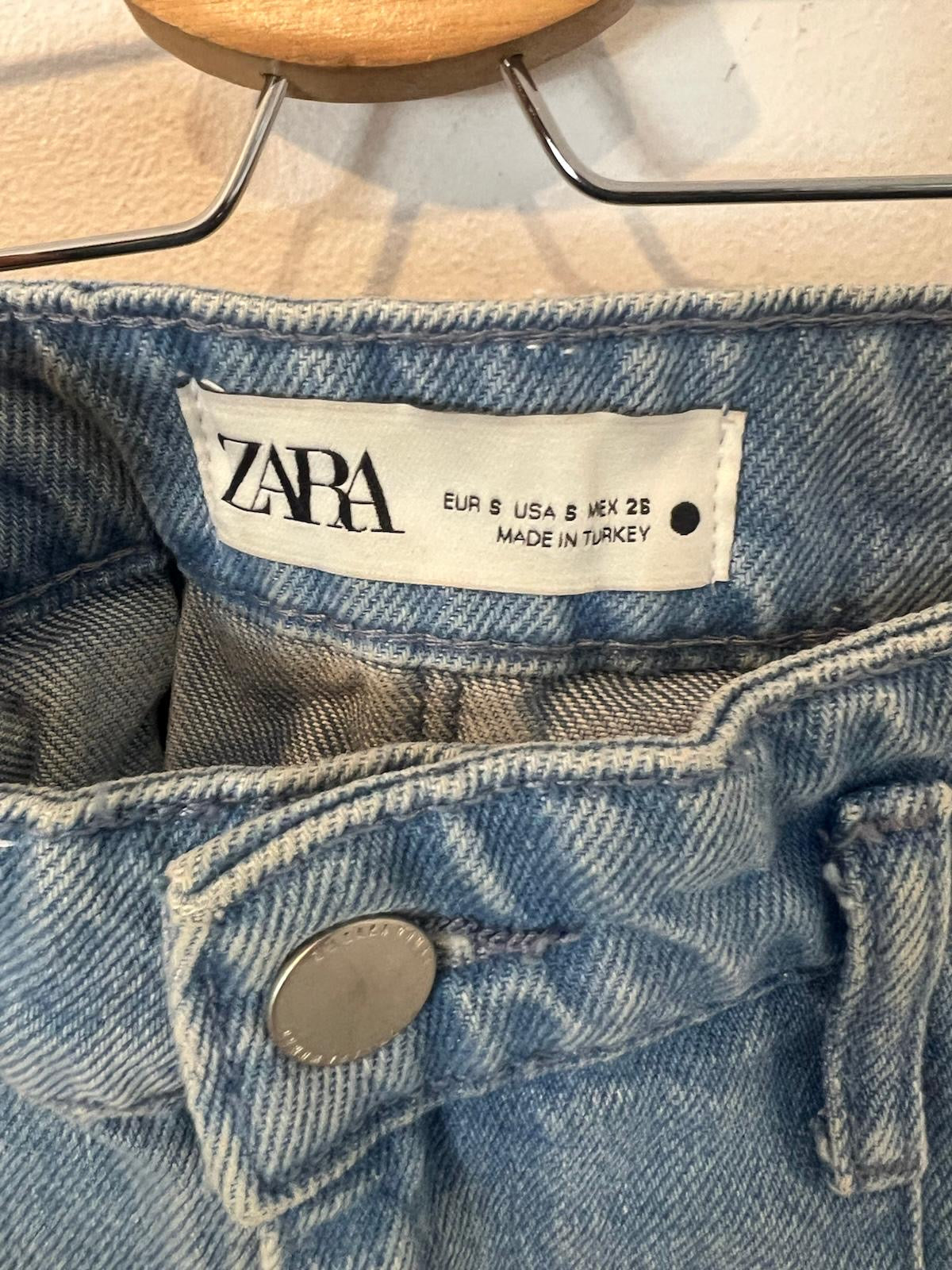 ZARA. Falda denim tablas
