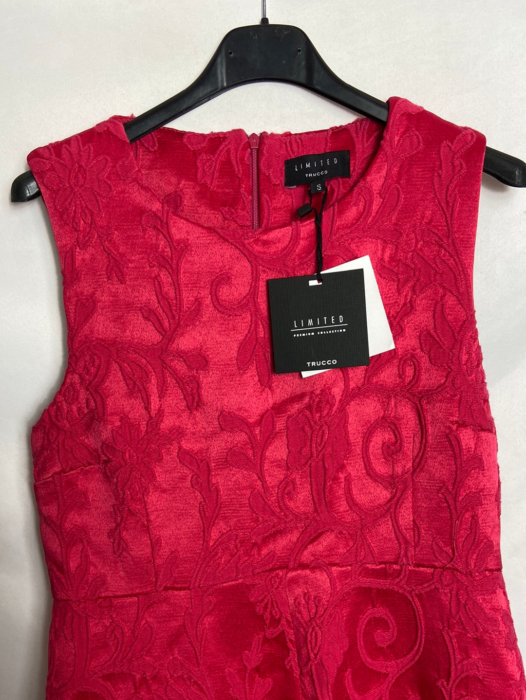 TRUCCO. Vestido midi rosa textura T. S