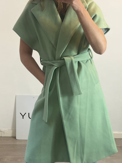 LA COMET. Mint green sleeveless coat. TL