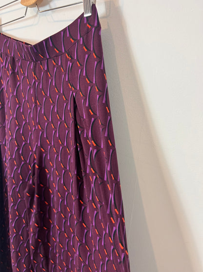 SURKANA. Total look estampado retro. T M