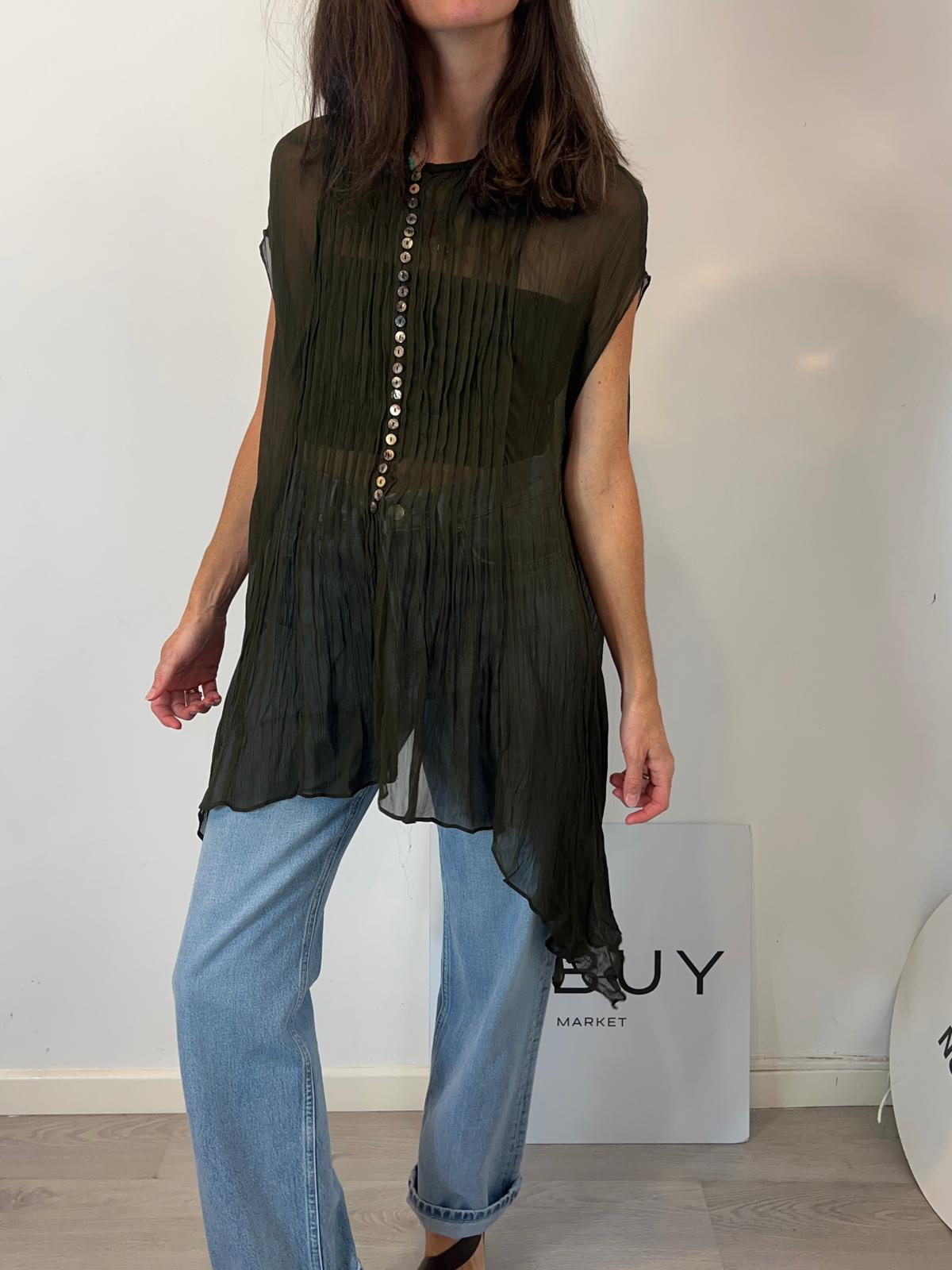 ZARA. Top verde abotonado