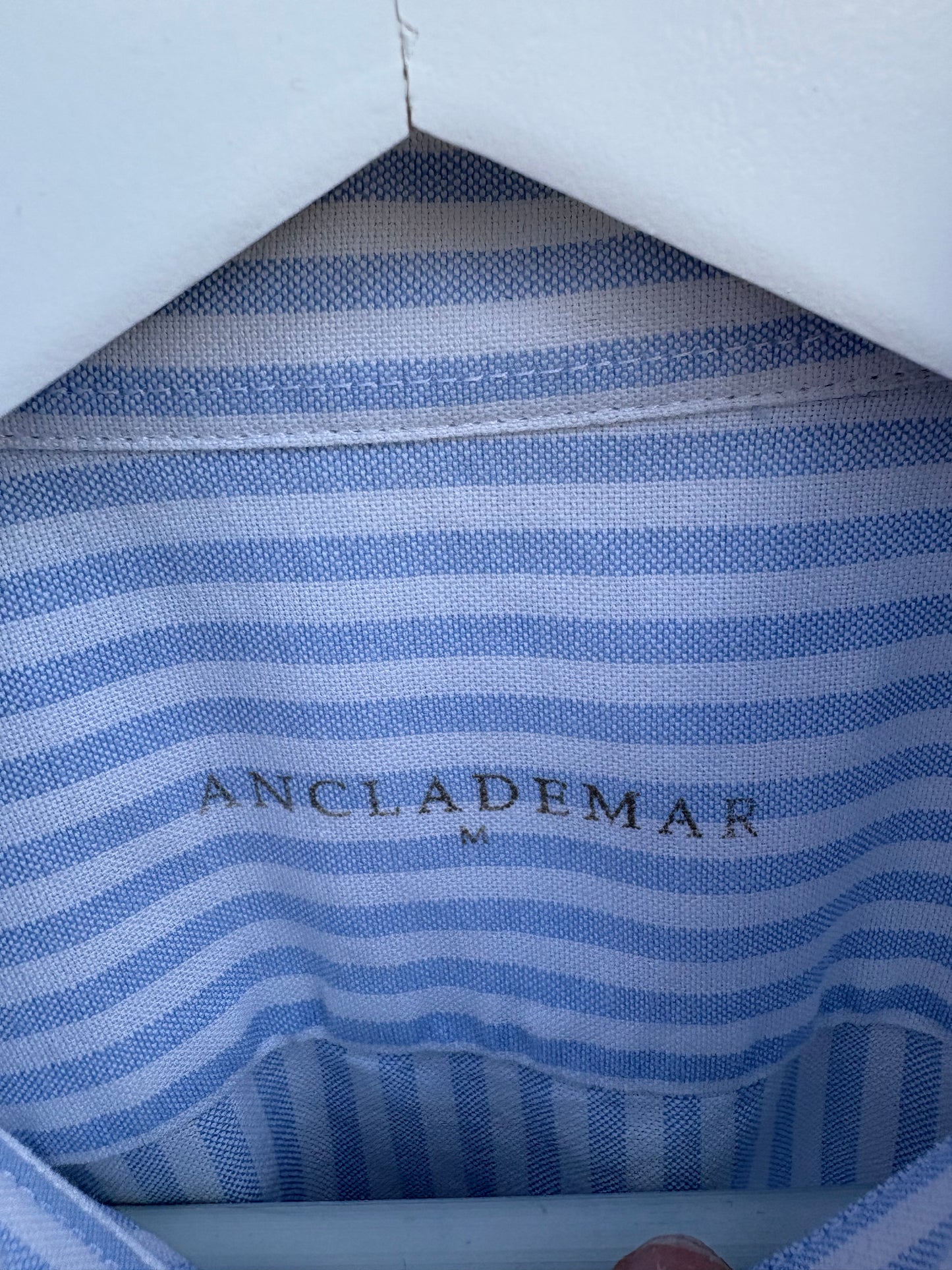 ANCLADEMAR. Light blue striped shirt. TM
