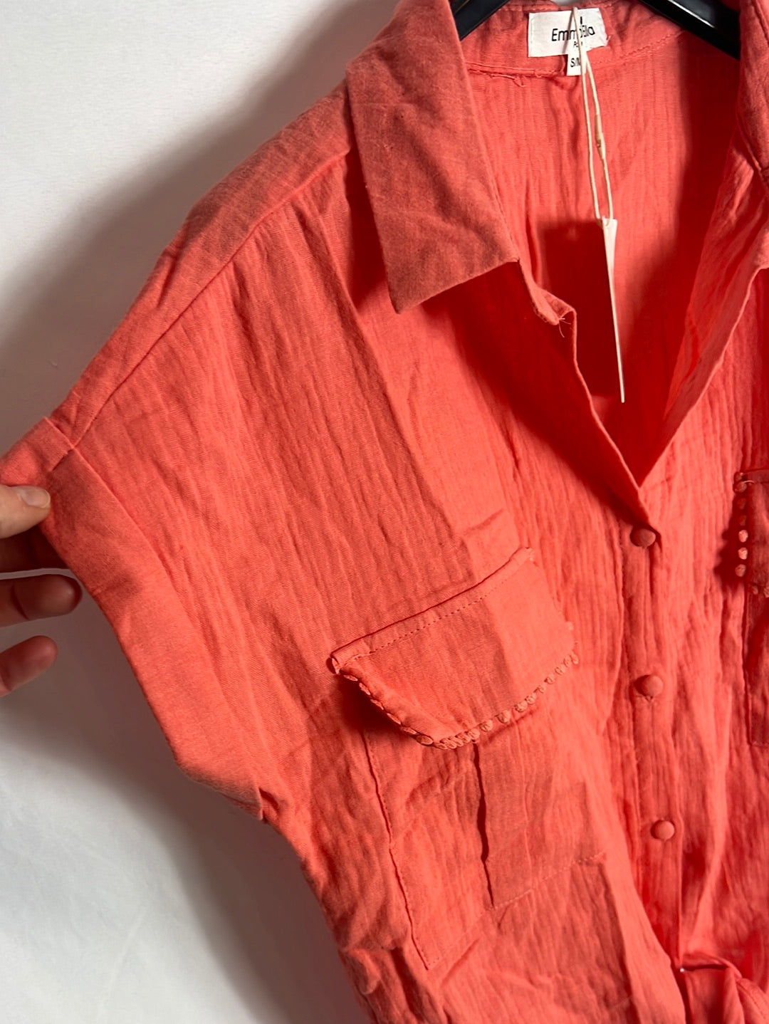 EMMÁ ELLA. Short-sleeved knotted blouse. TS/M