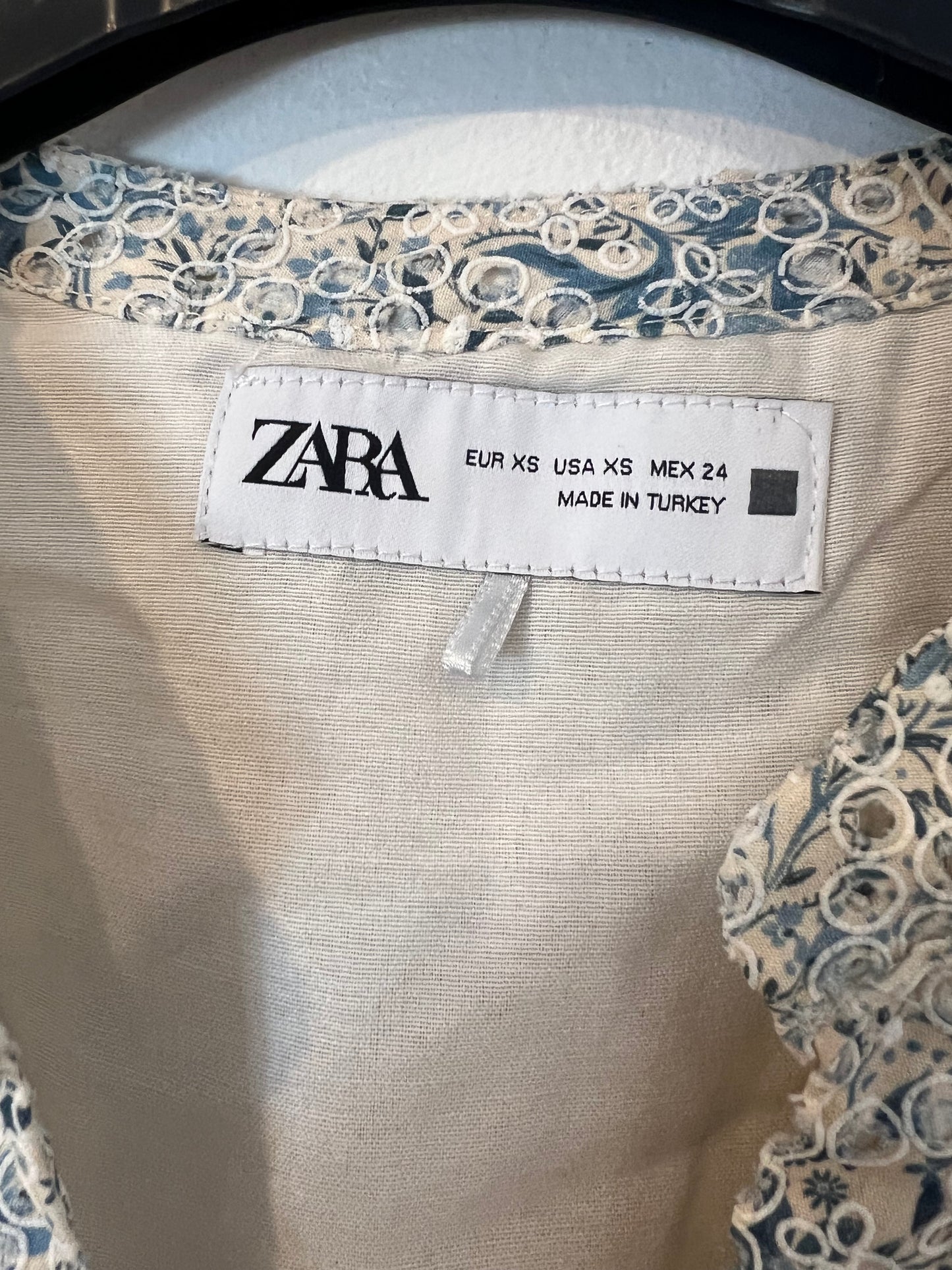ZARA. Short textured dress. Size XS