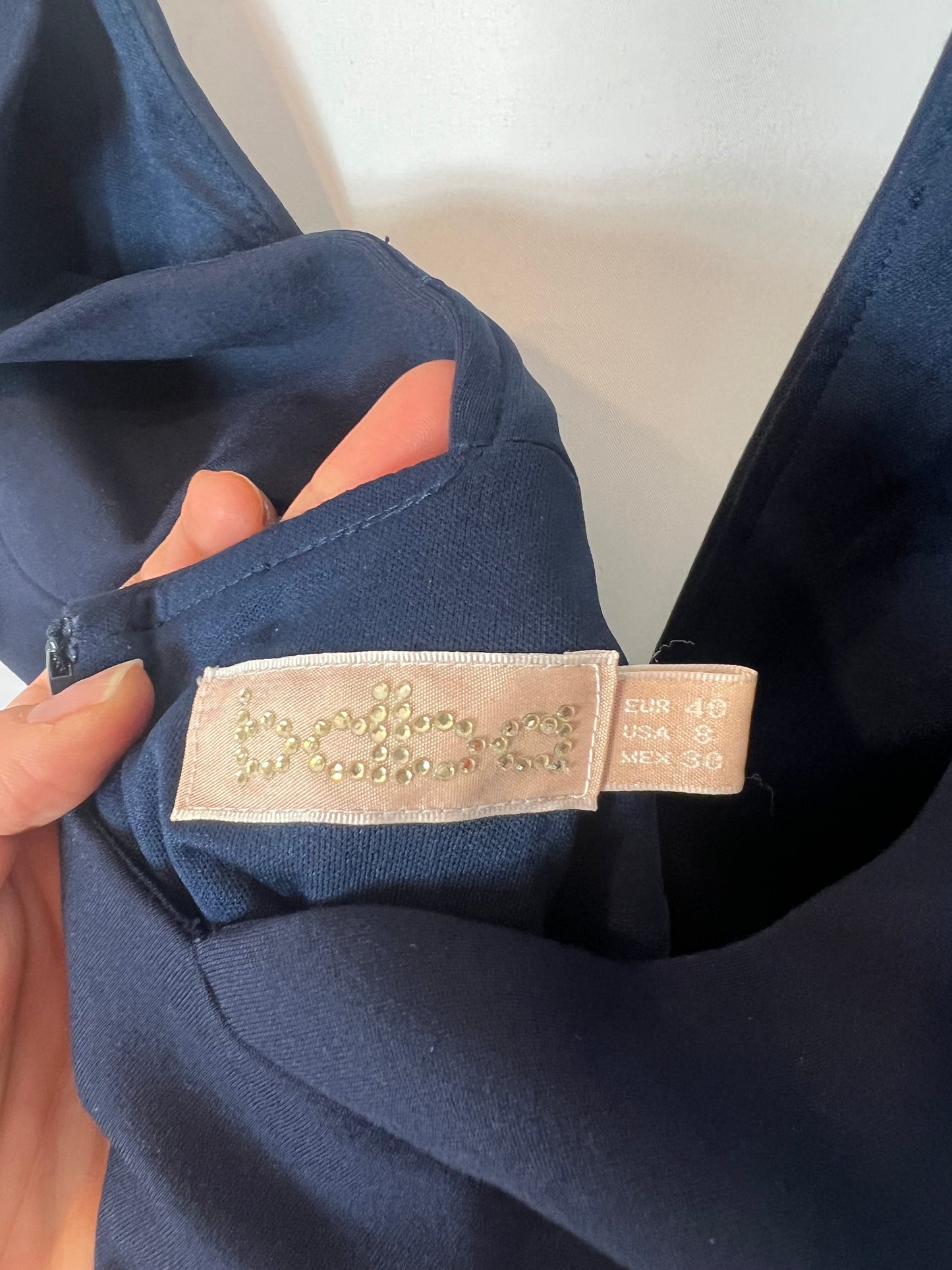 BDBA. Vestido corto azul detalle espalda T.40