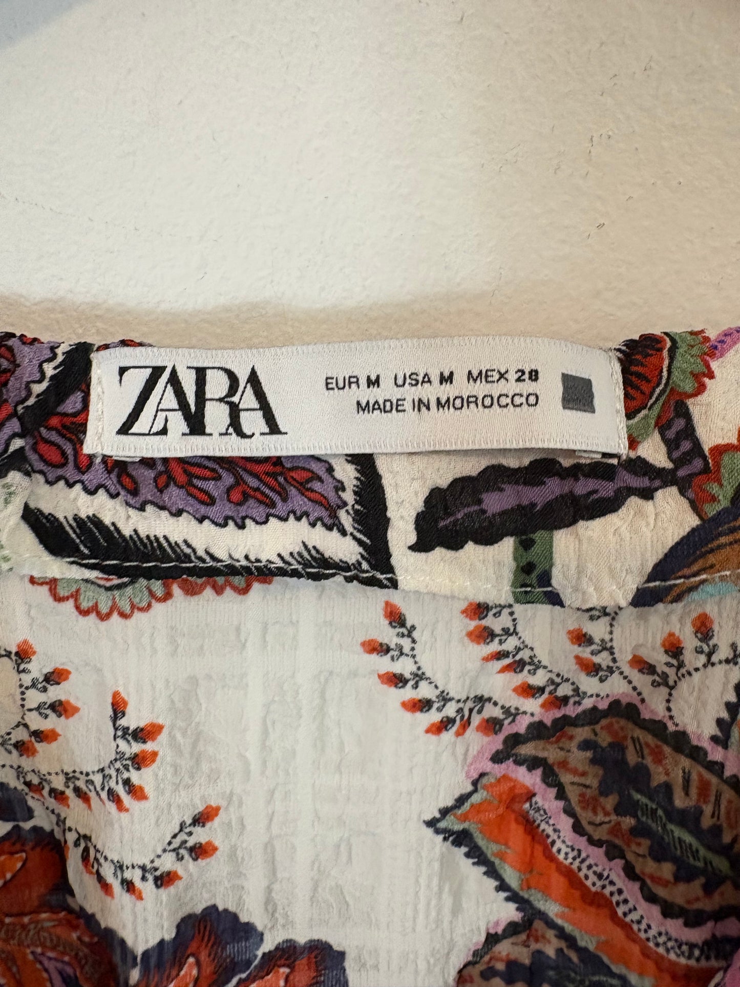 ZARA. Vestido largo textura estampado. T M