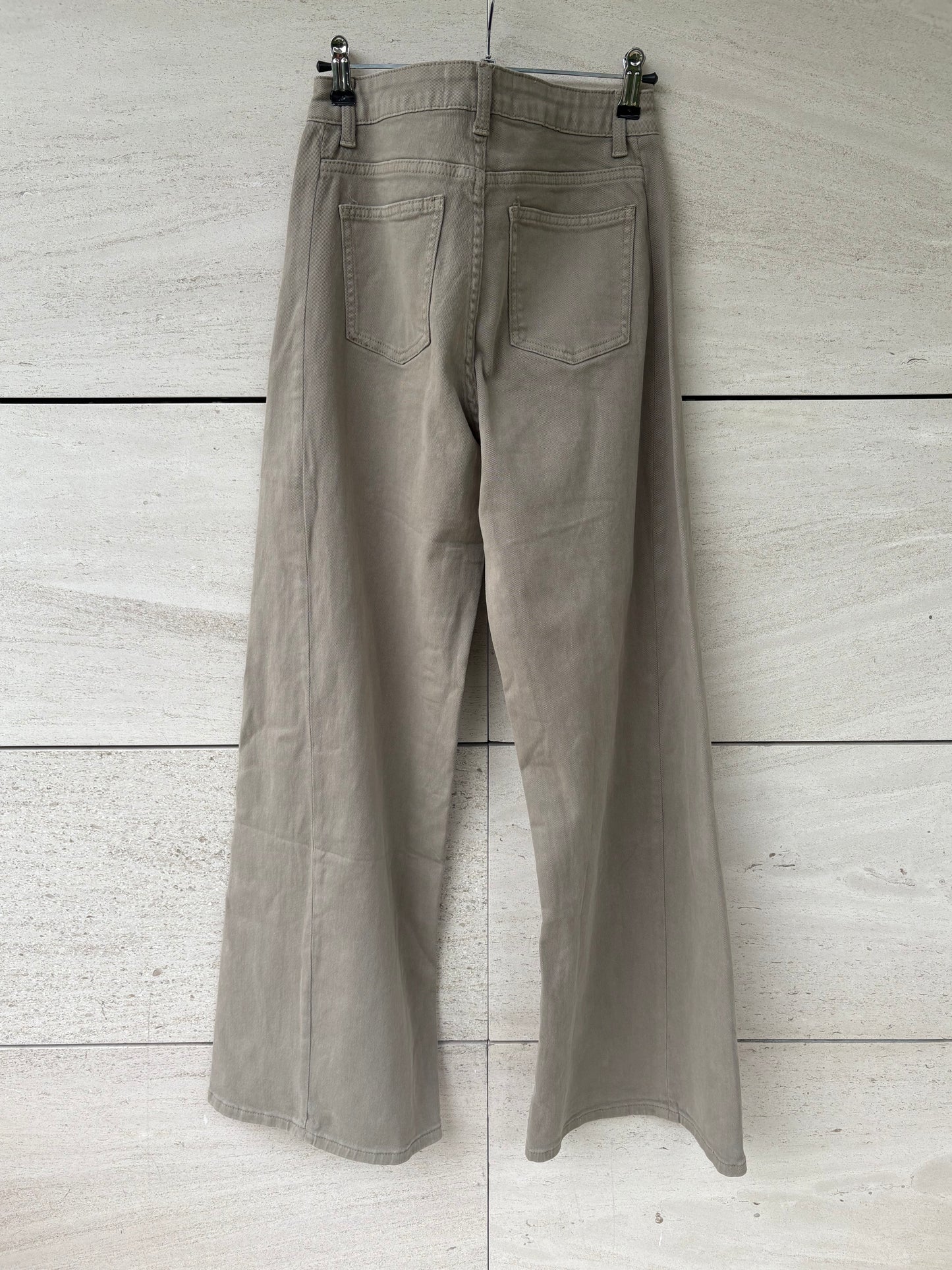 MIMAMUNI. Denim ligero pata ancha verde