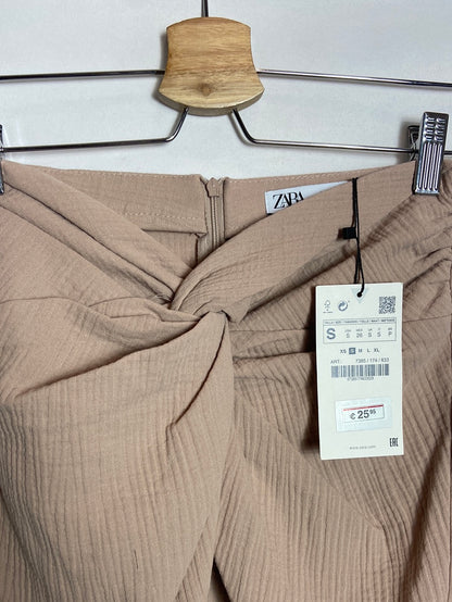 ZARA. Falda midi beige nudo T.s